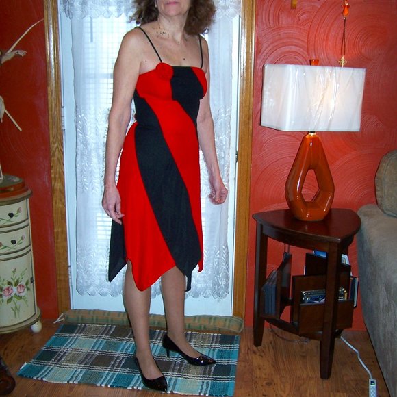 SEXY FREDERICKS OF HOLLYWOOD BLACK AND RED ASYMMETRICAL SPAGHETTI STRAP DRESS - Picture 5 of 8